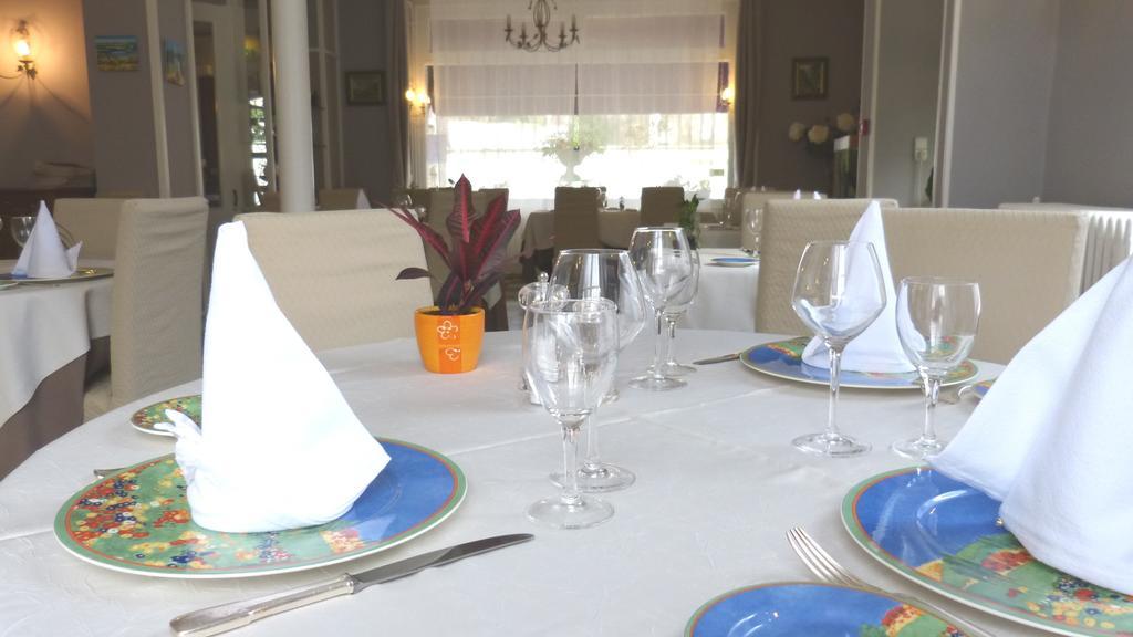 Hotel Restaurant "Le Relais" Courtenay  Oda fotoğraf