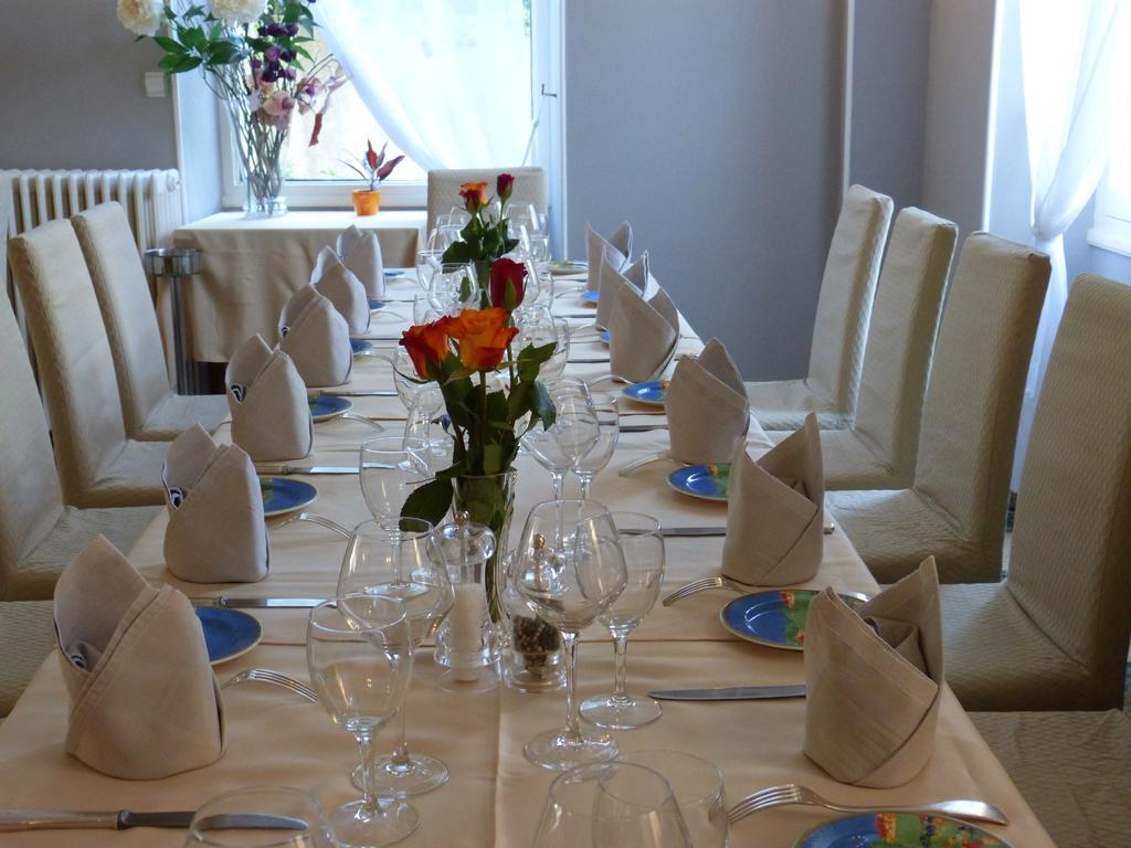 Hotel Restaurant "Le Relais" Courtenay  Oda fotoğraf