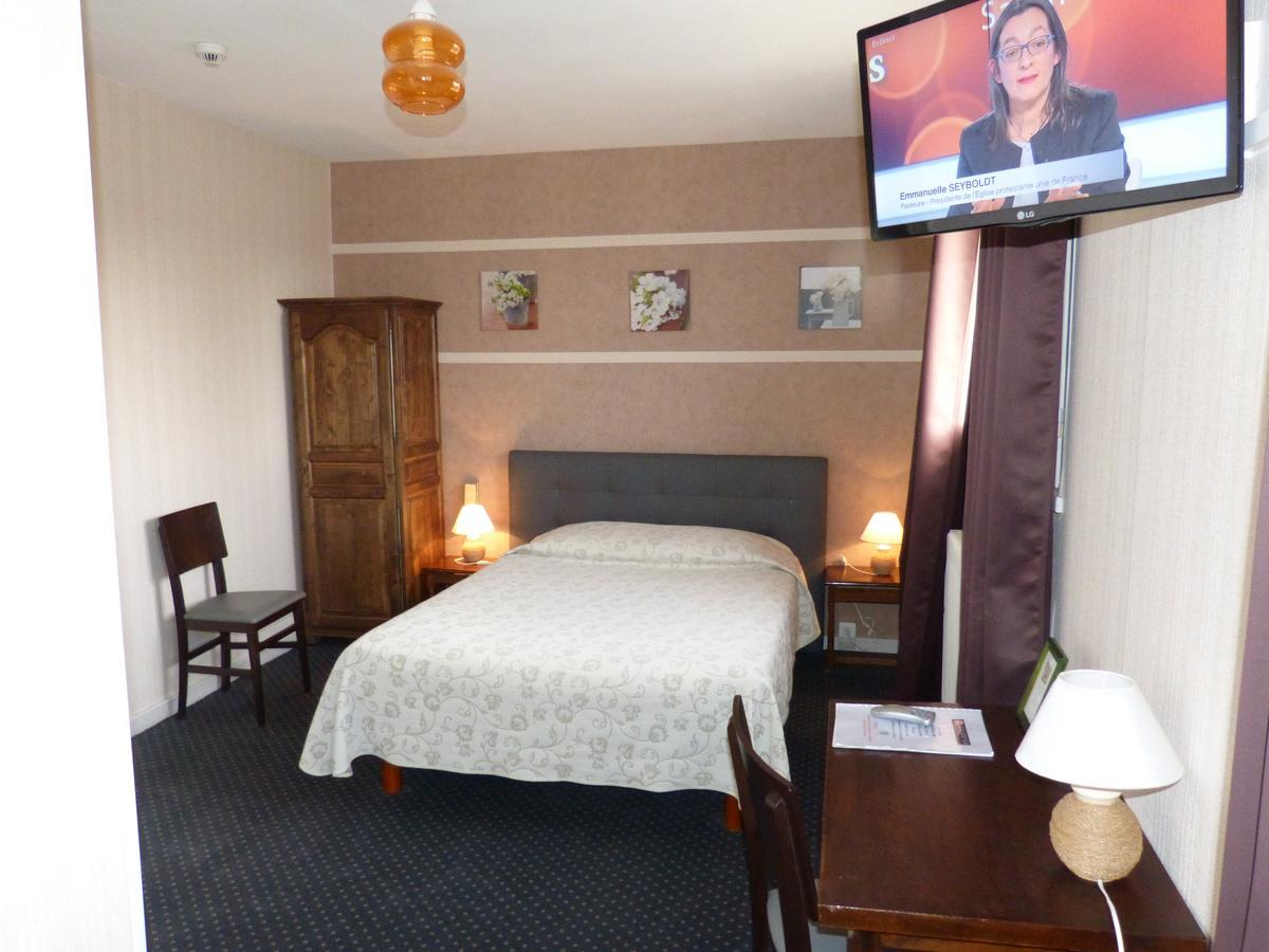 Hotel Restaurant "Le Relais" Courtenay  Dış mekan fotoğraf