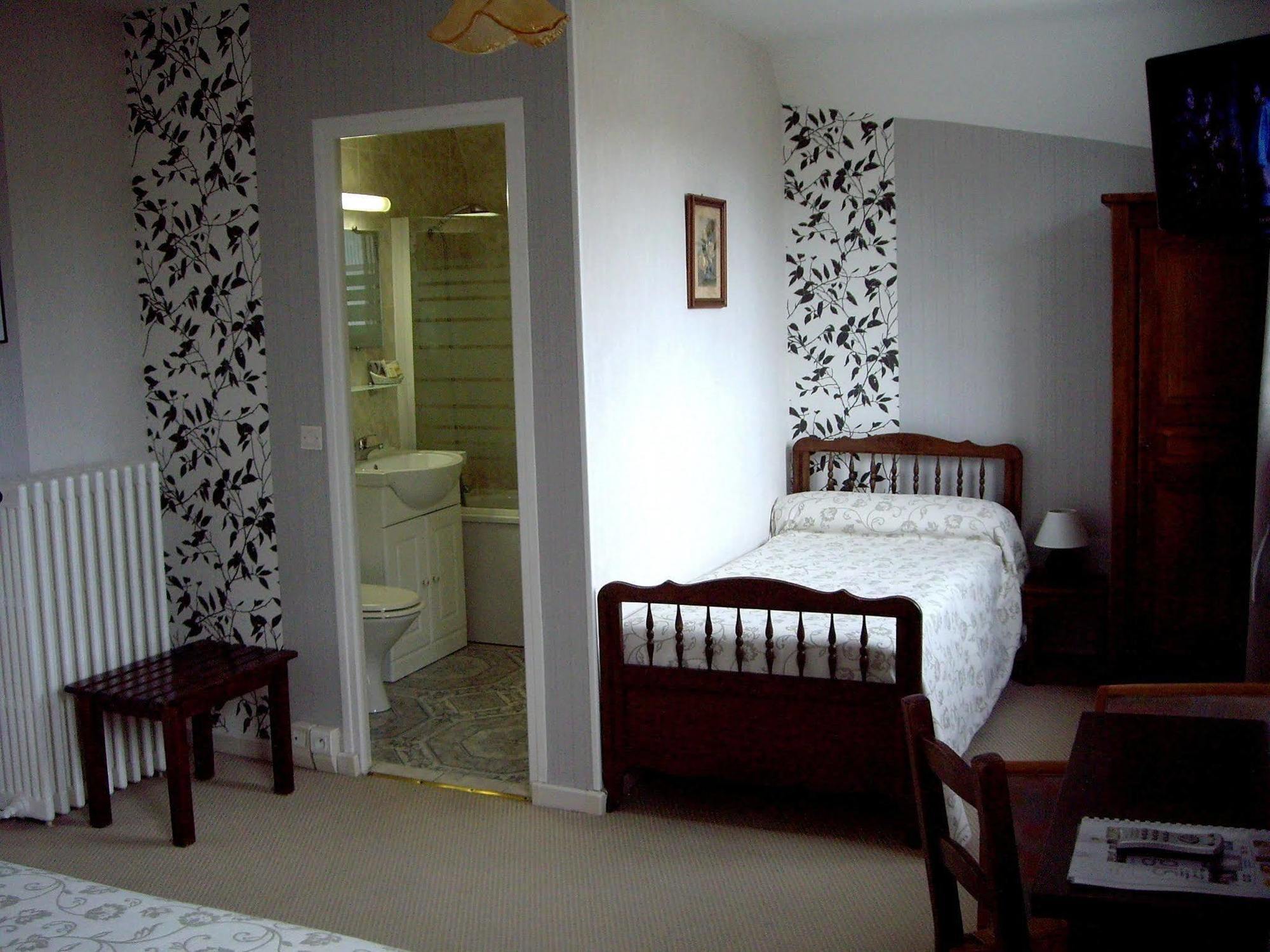 Hotel Restaurant "Le Relais" Courtenay  Dış mekan fotoğraf